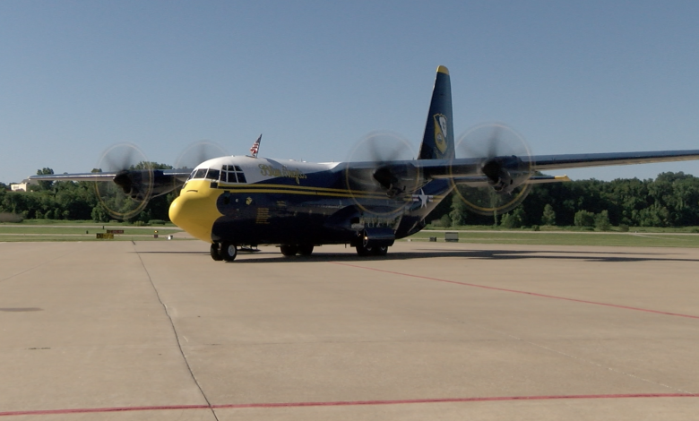Los US Navy Blue Angels Descienden Sobre St. Louis Para El Spirit Air Show en Chesterfield 1